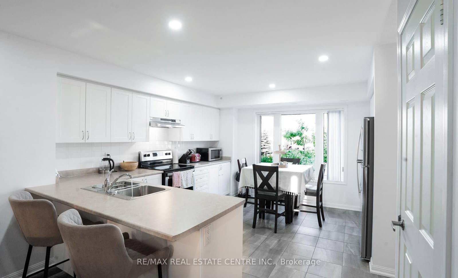 250 Sunny Meadow Boulevard, Unit 77 thumbnail 24