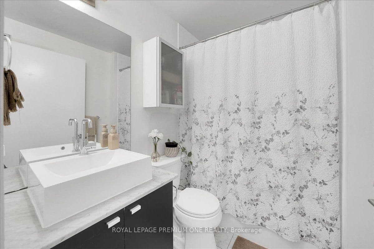 103 The Queensway, Unit 901 thumbnail 11