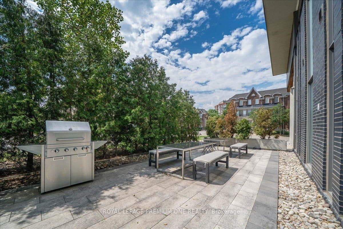 103 The Queensway, Unit 901 thumbnail 15