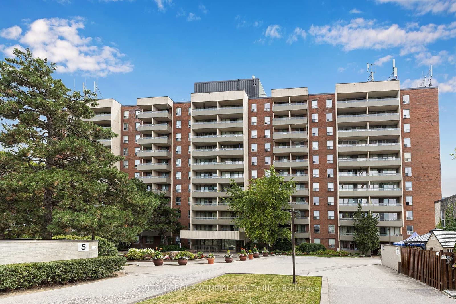 1 Four Winds Drive, Unit 513 - Image 1
