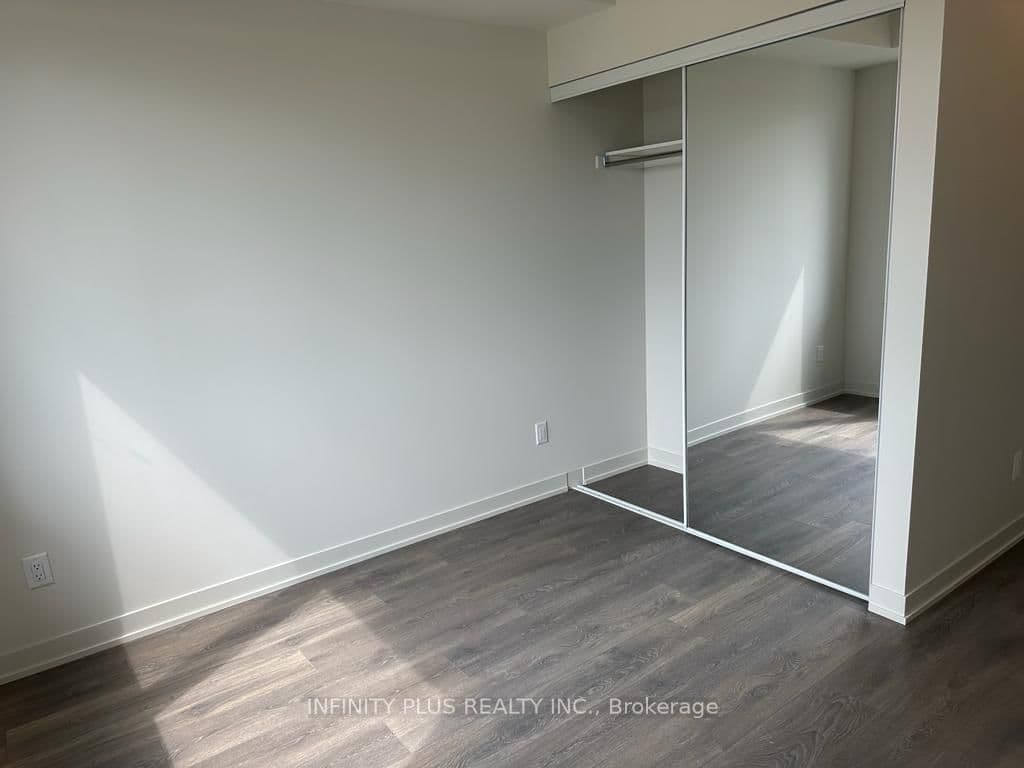 62 Sky Harbour Drive, Unit 209 thumbnail 6