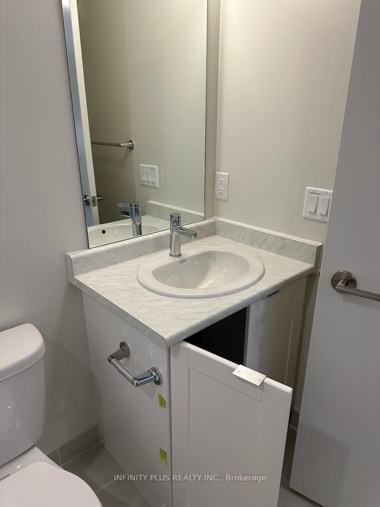 62 Sky Harbour Drive, Unit 209 thumbnail 8