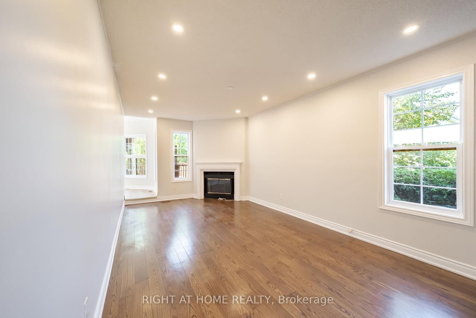 345 Mill Street S thumbnail 13