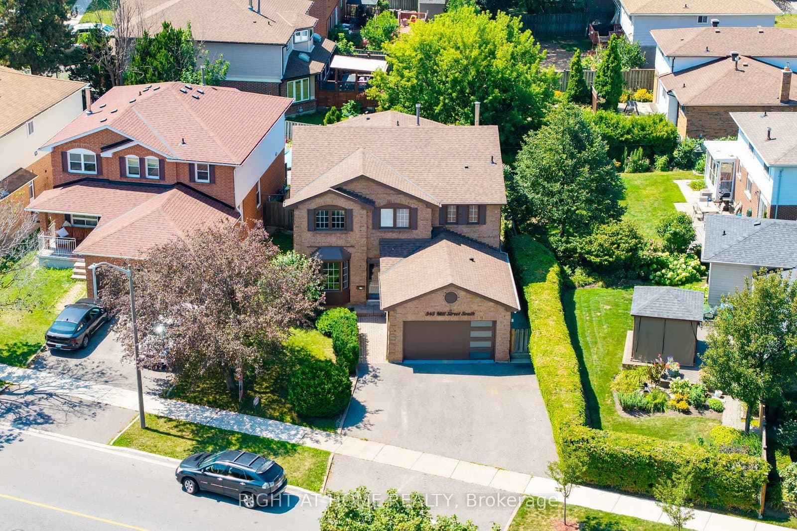 345 Mill Street S thumbnail 2