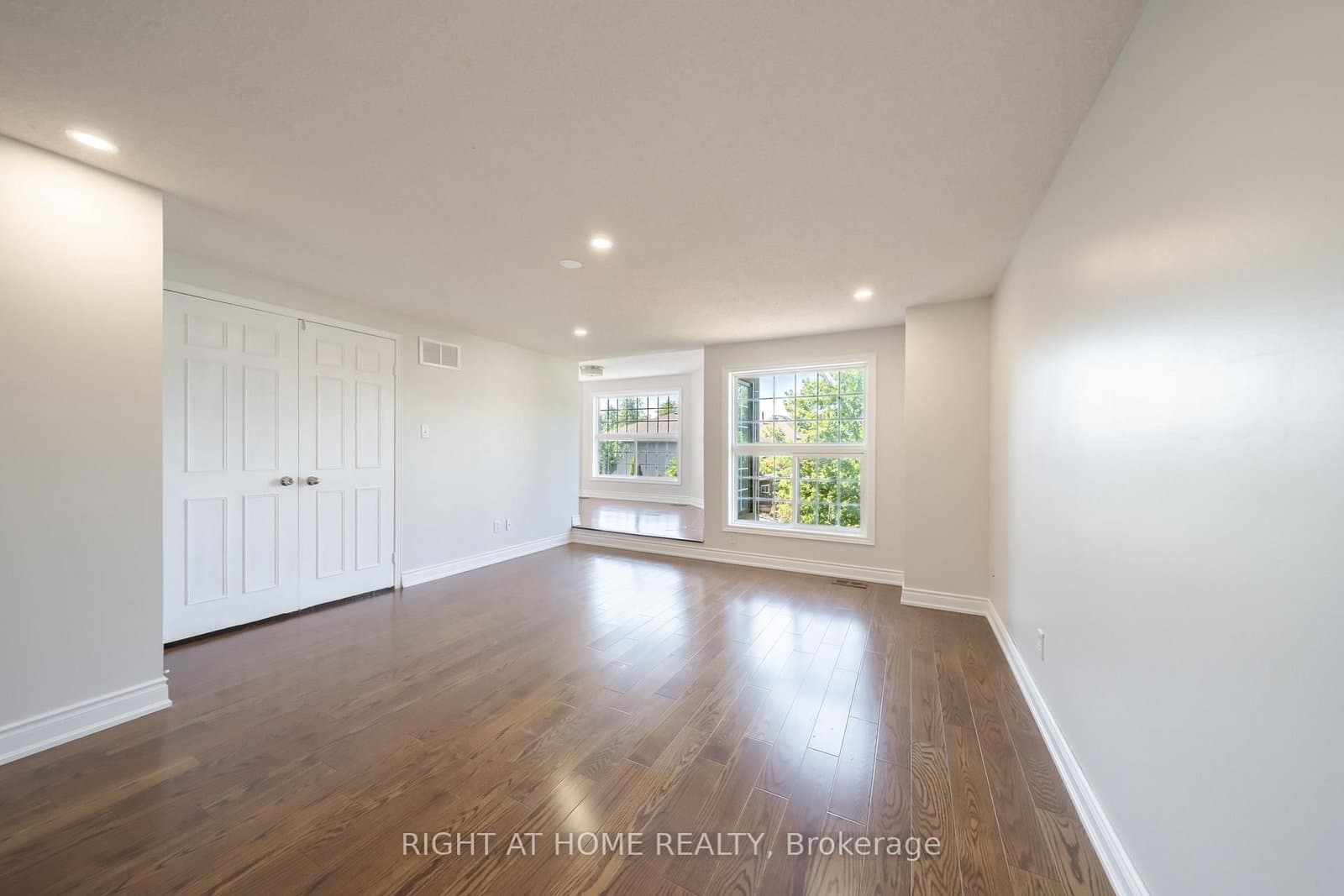 345 Mill Street S thumbnail 20