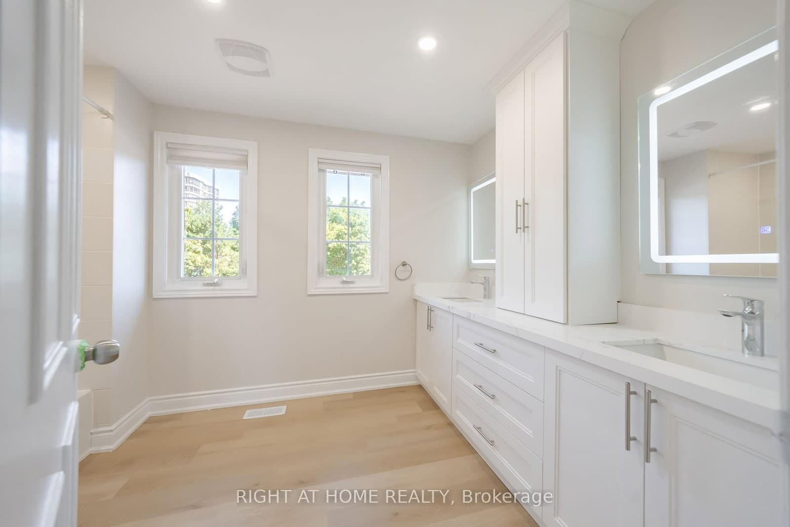 345 Mill Street S thumbnail 27