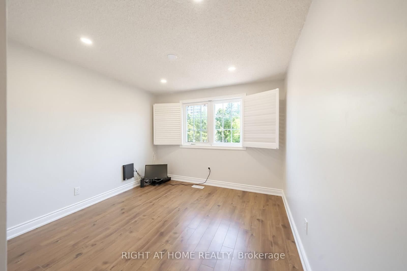 345 Mill Street S thumbnail 28