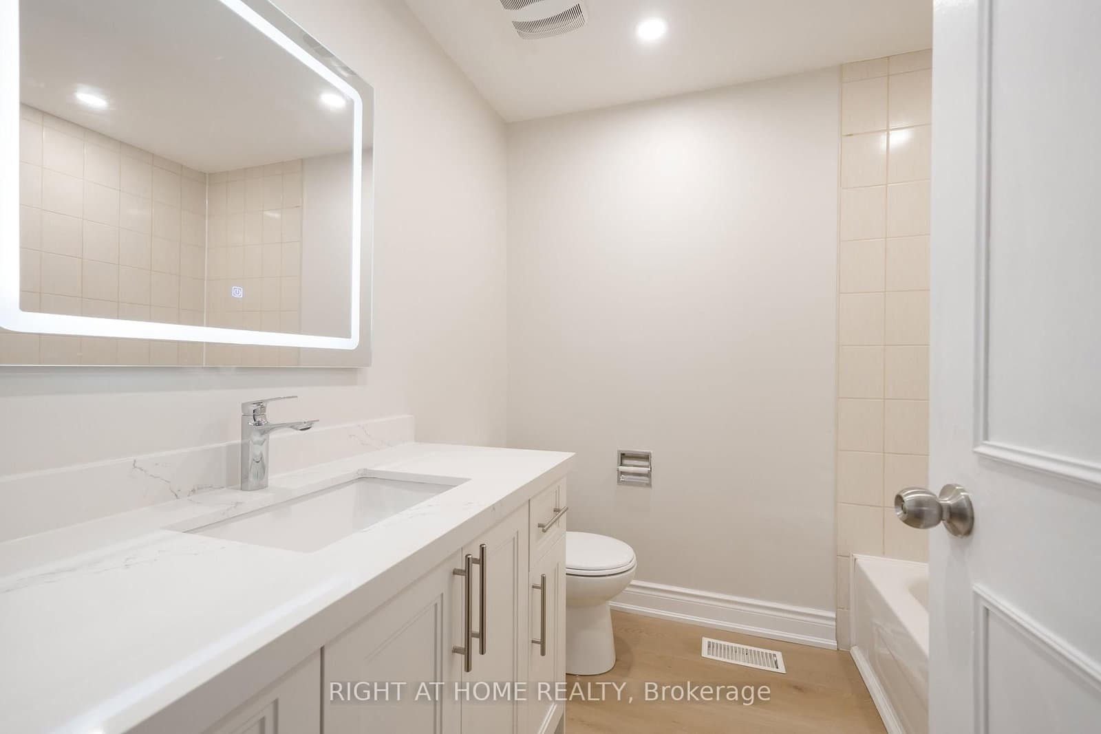 345 Mill Street S thumbnail 31
