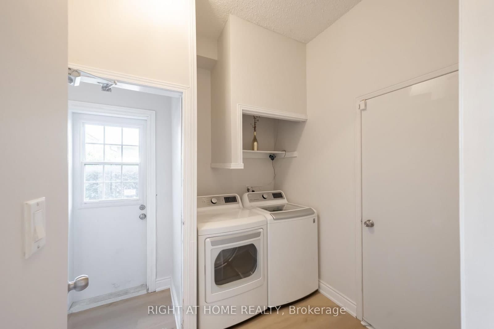 345 Mill Street S thumbnail 34