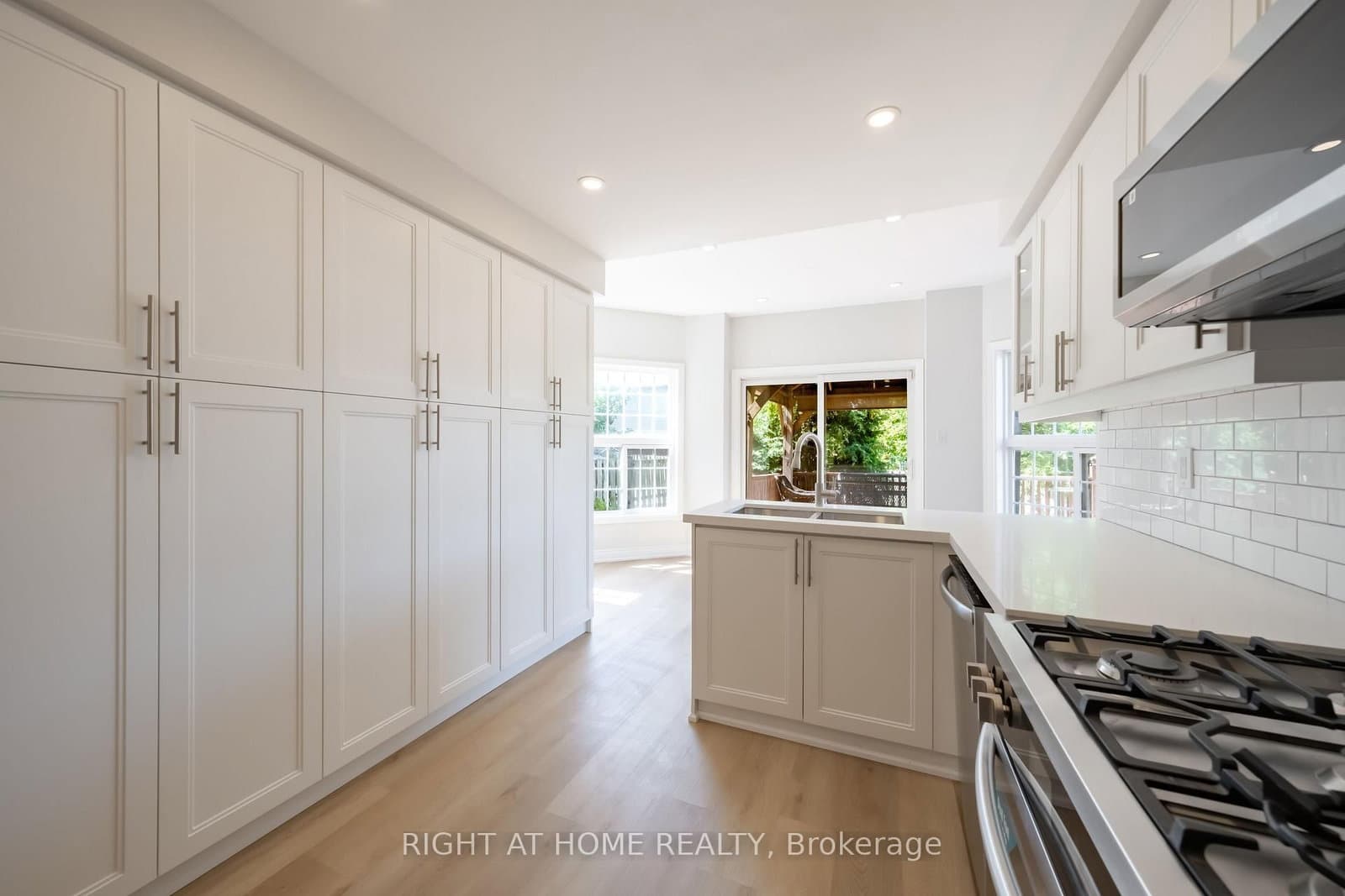 345 Mill Street S thumbnail 9