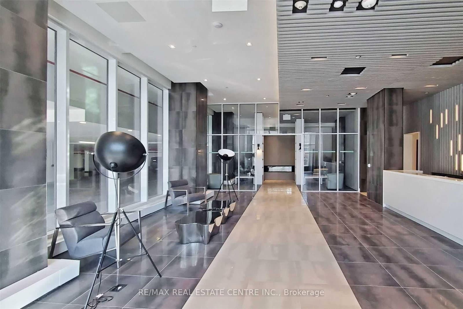 2481 Taunton Road, Unit 308 thumbnail 3