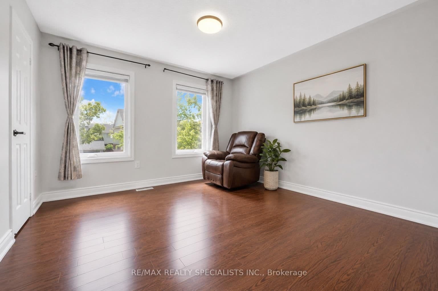 22 Clayborne Avenue thumbnail 11