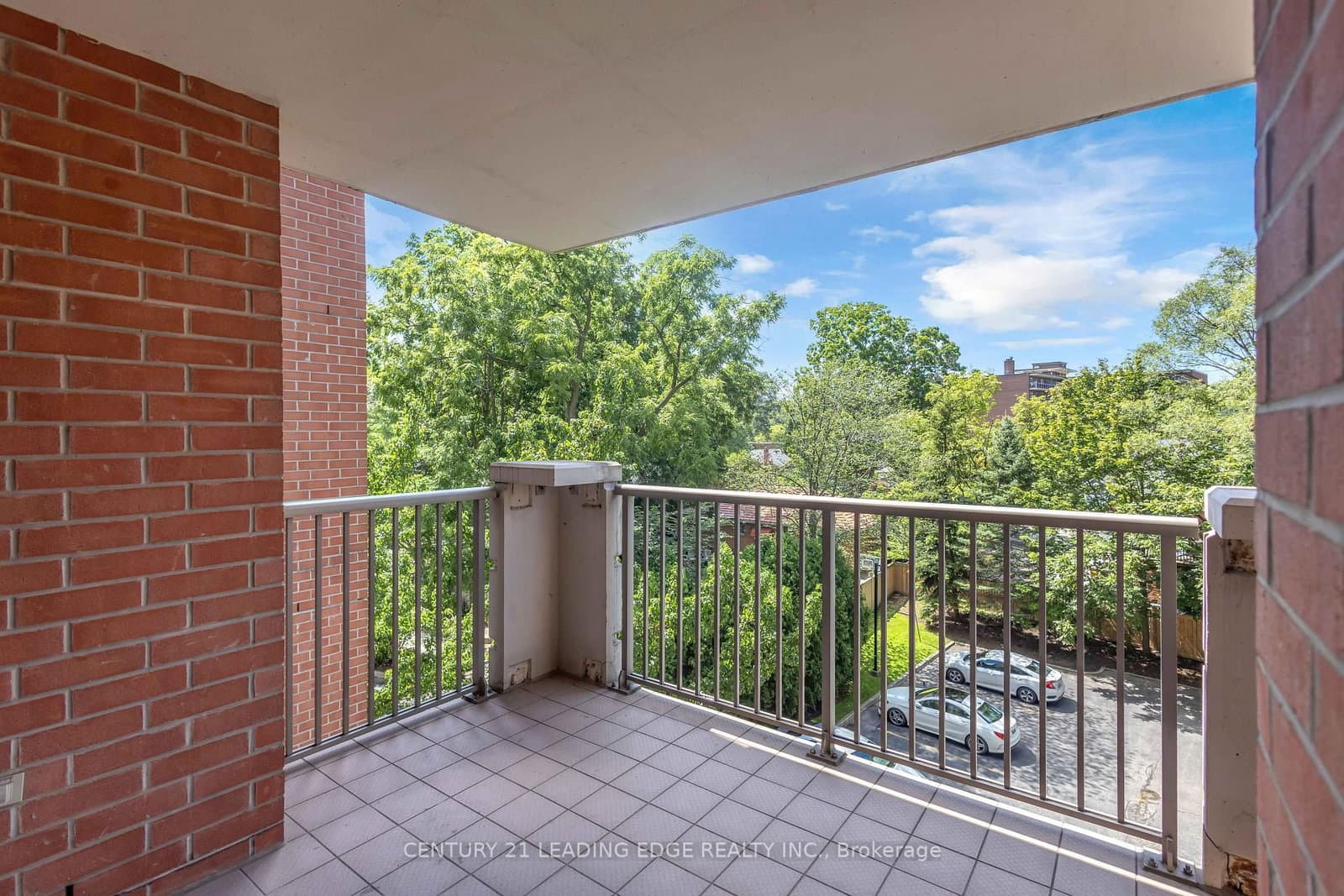 442 Maple Ave Avenue, Unit 403 thumbnail 12
