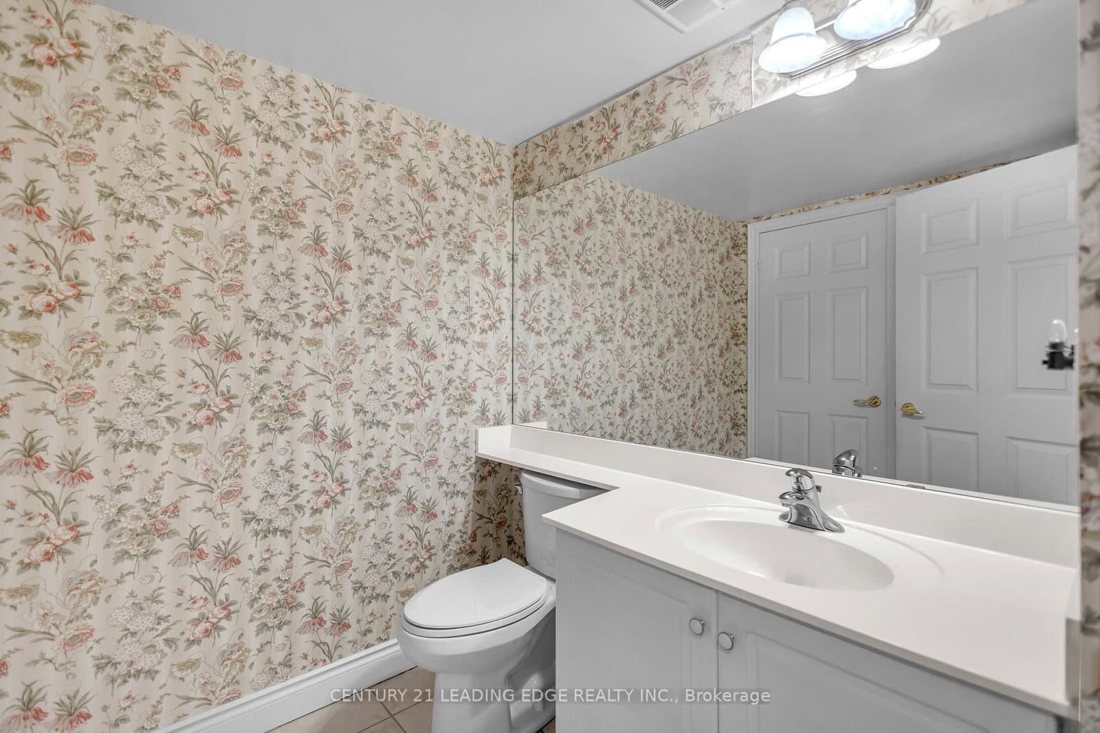 442 Maple Ave Avenue, Unit 403 thumbnail 14