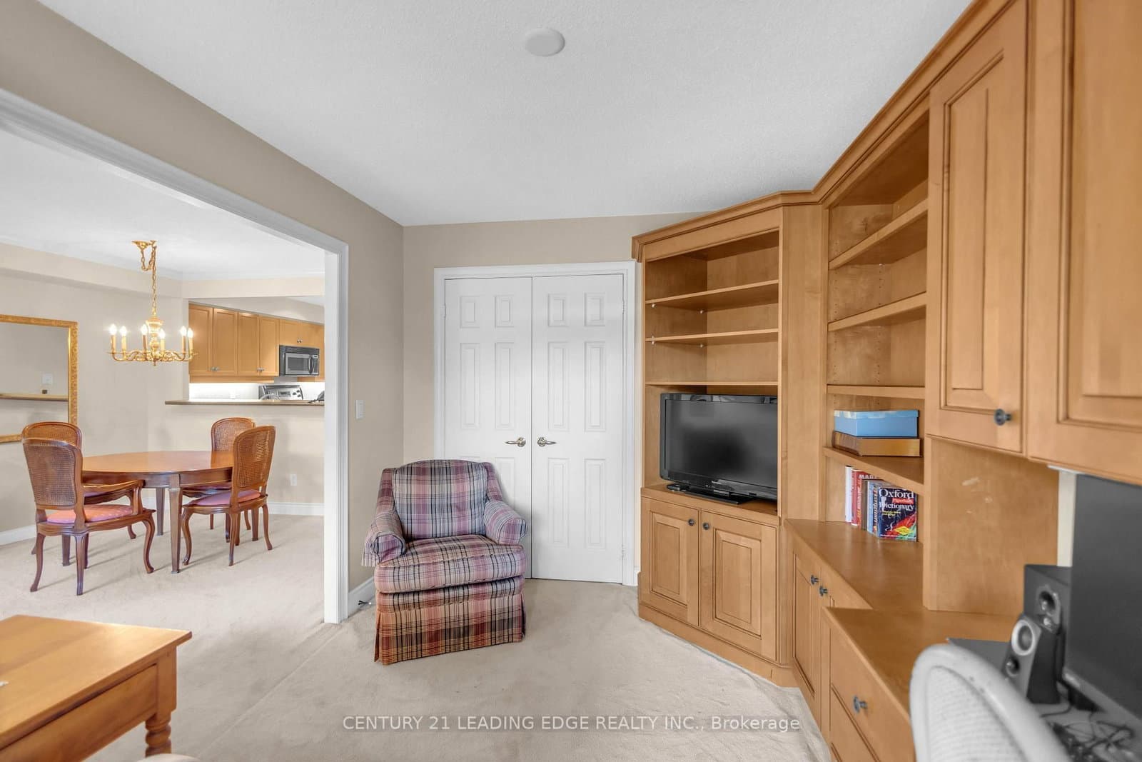 442 Maple Ave Avenue, Unit 403 thumbnail 22
