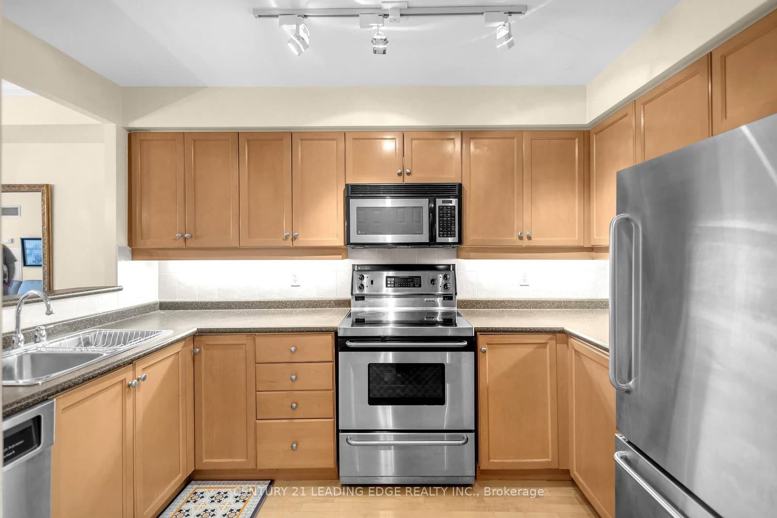442 Maple Ave Avenue, Unit 403 thumbnail 30