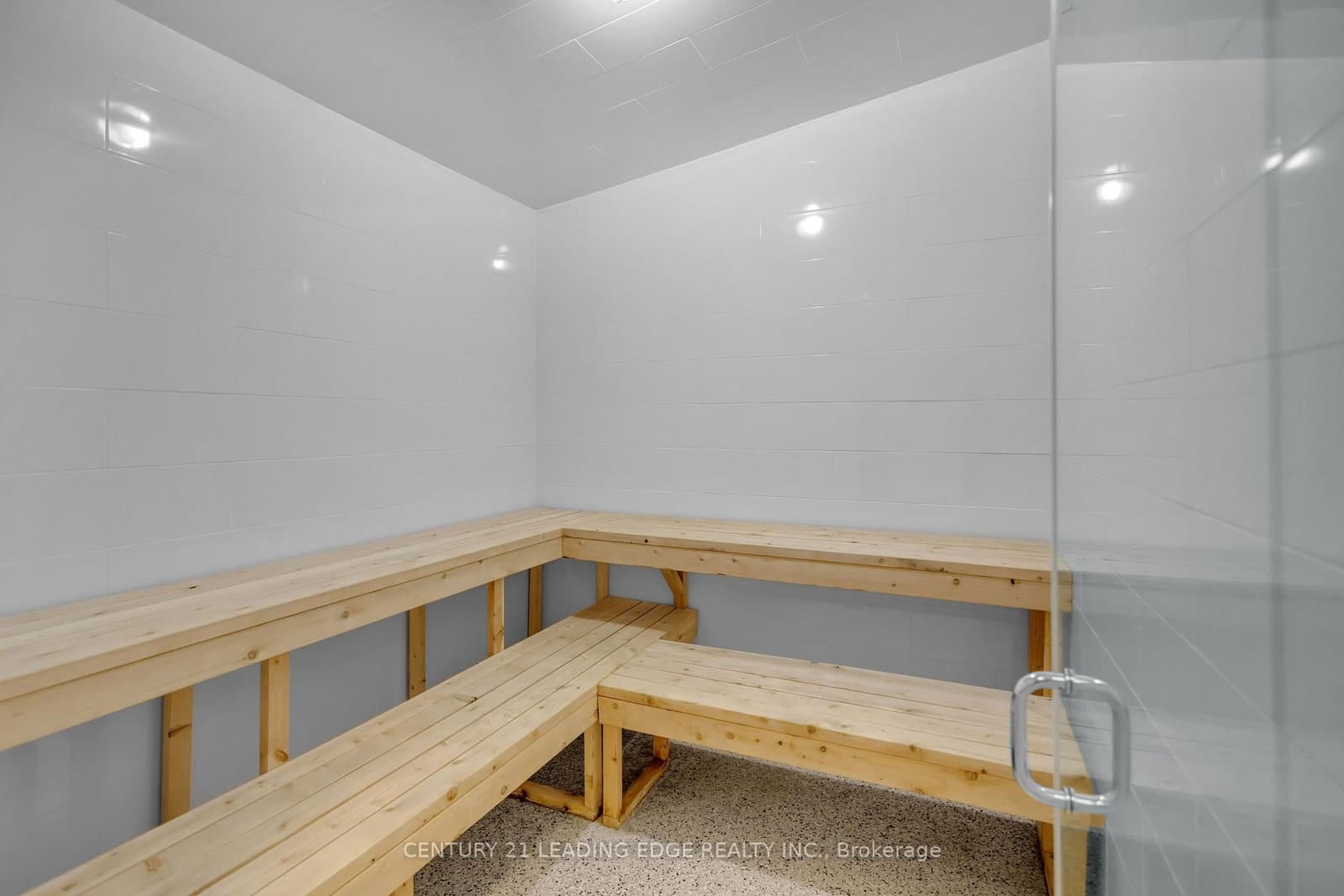 442 Maple Ave Avenue, Unit 403 thumbnail 6