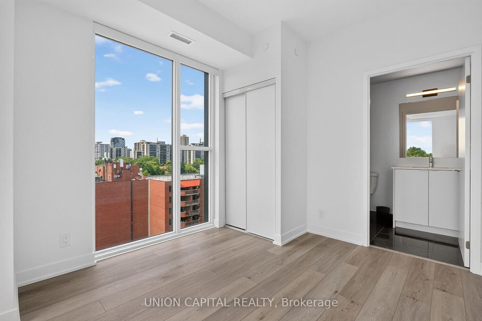 1660 Bloor Street W, Unit 910 thumbnail 16