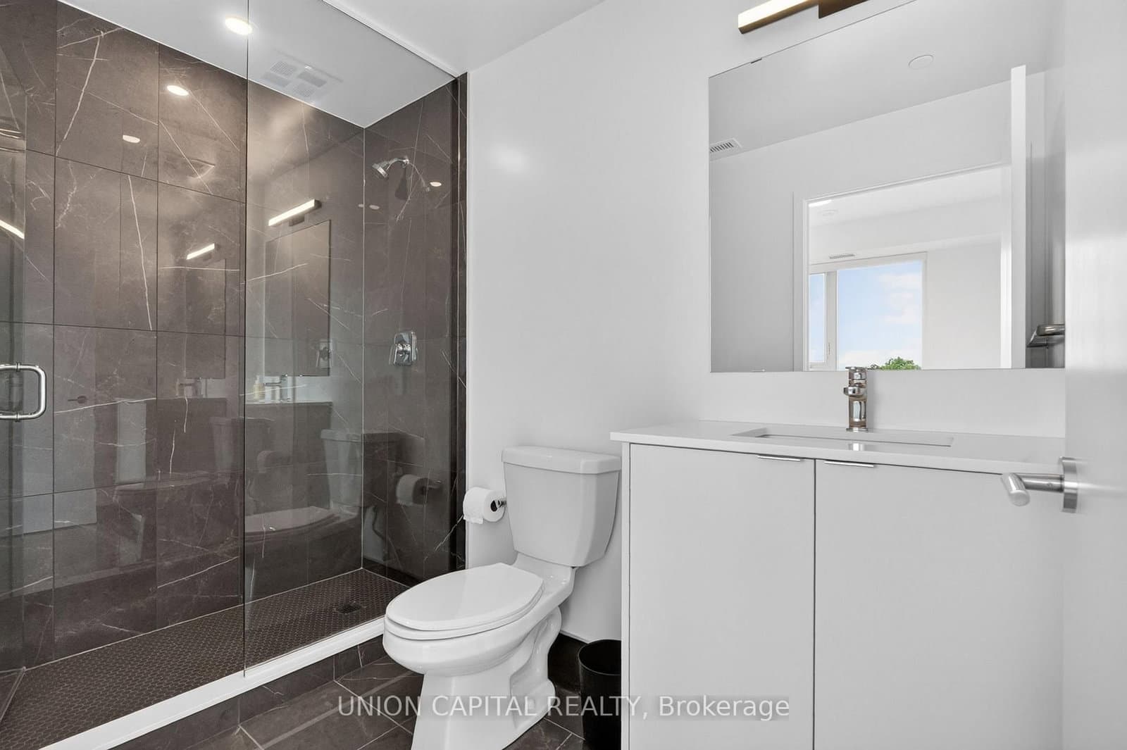 1660 Bloor Street W, Unit 910 thumbnail 17