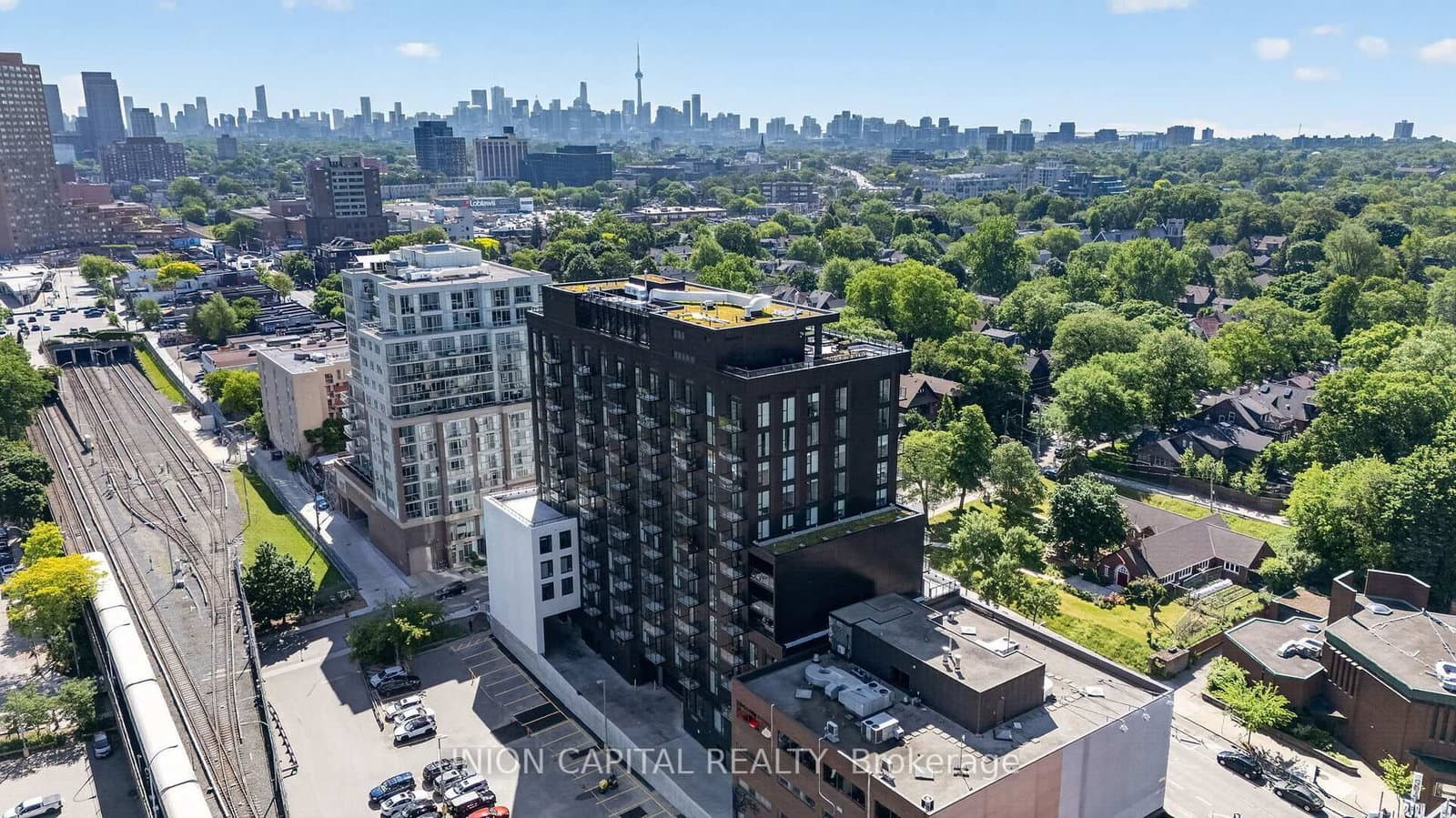1660 Bloor Street W, Unit 910 thumbnail 2