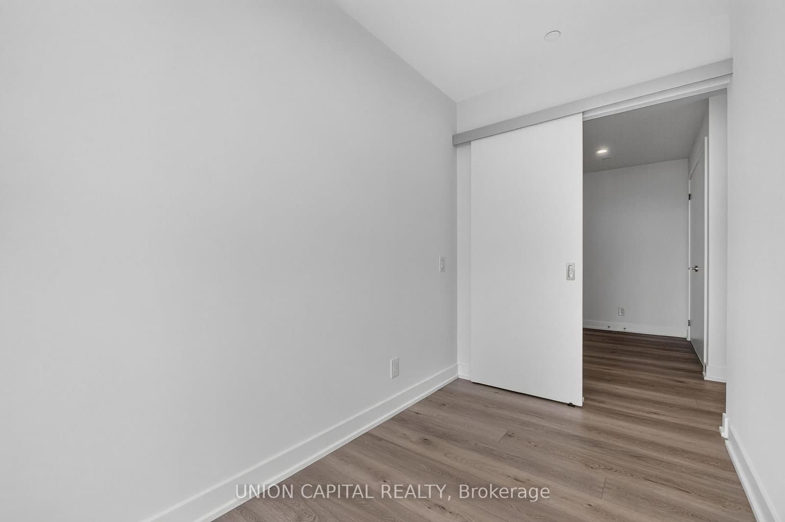 1660 Bloor Street W, Unit 910 thumbnail 24