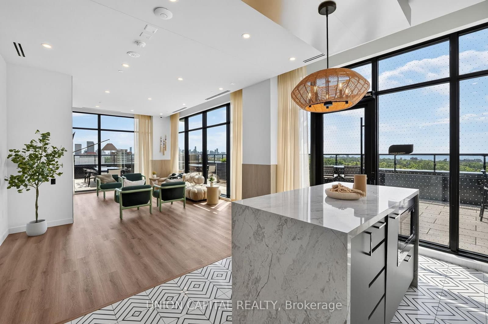 1660 Bloor Street W, Unit 910 thumbnail 29