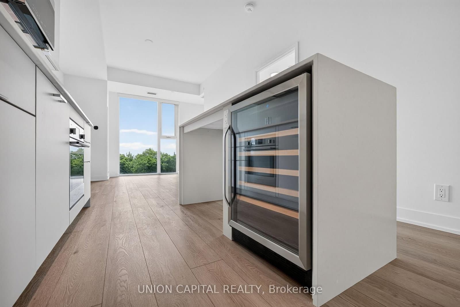 1660 Bloor Street W, Unit 910 thumbnail 6