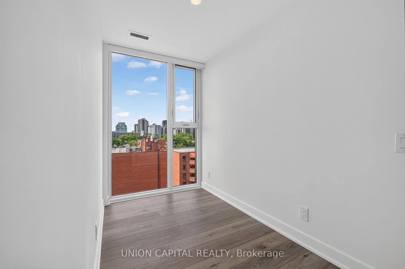 1660 Bloor Street W, Unit 910 thumbnail 8