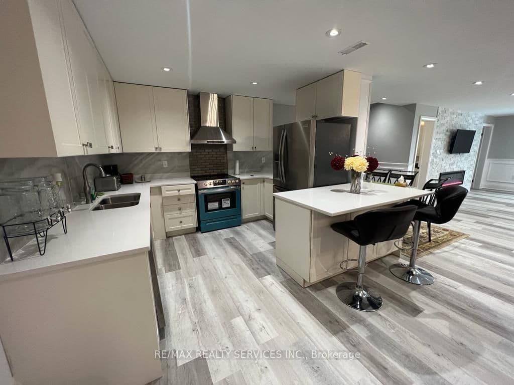 20 Malaspina Close, Unit Bsmt thumbnail 13