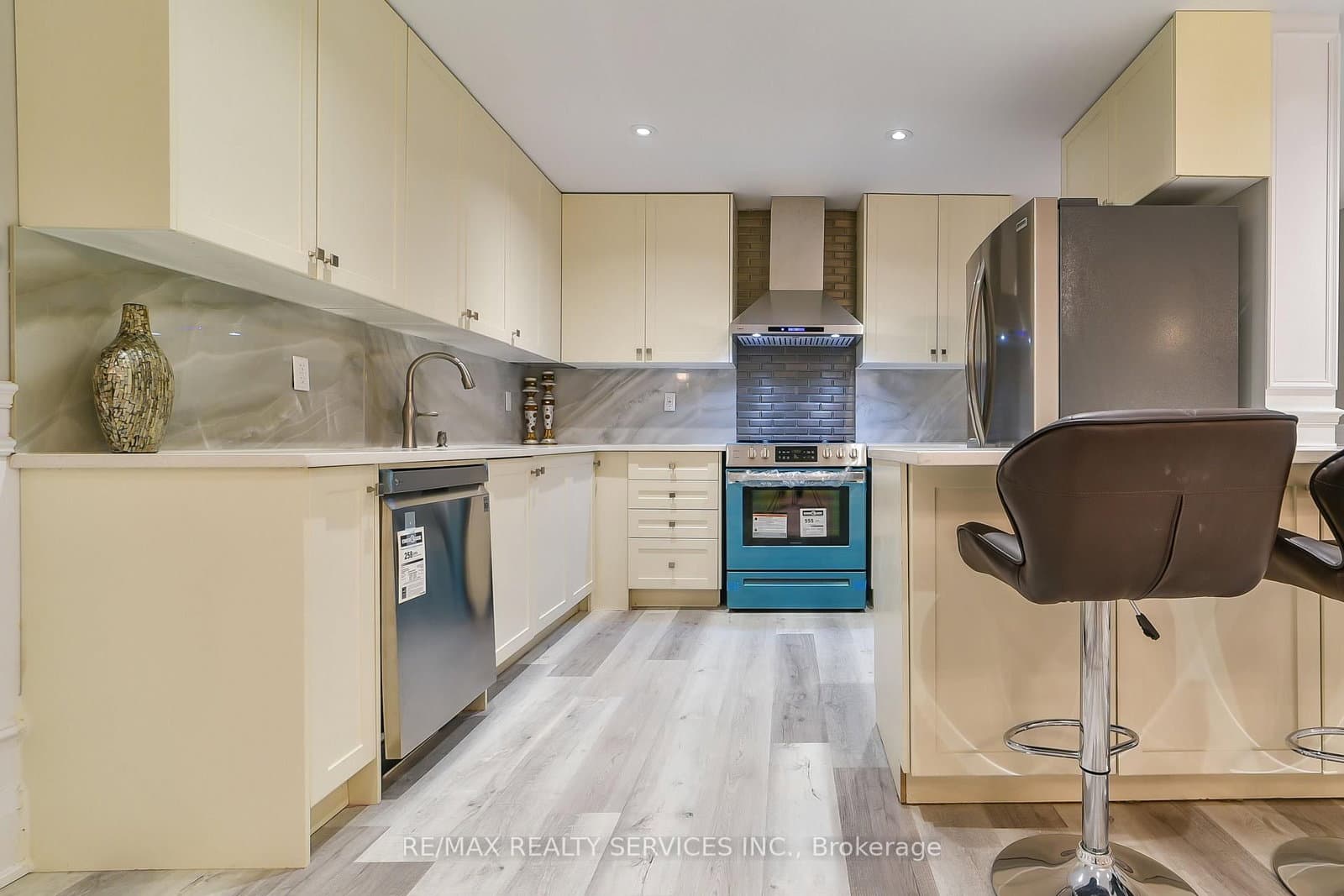 20 Malaspina Close, Unit Bsmt thumbnail 18