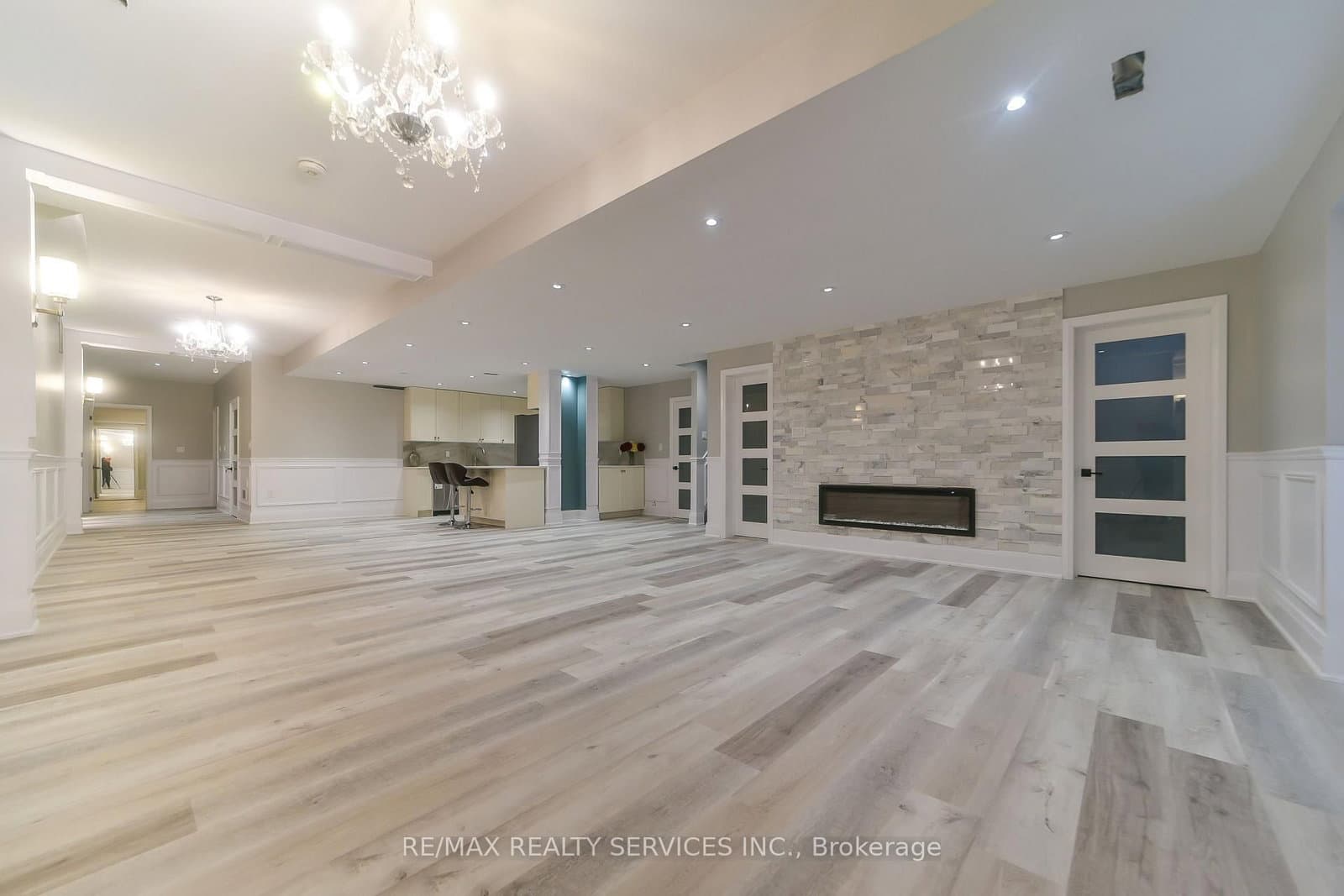 20 Malaspina Close, Unit Bsmt thumbnail 3