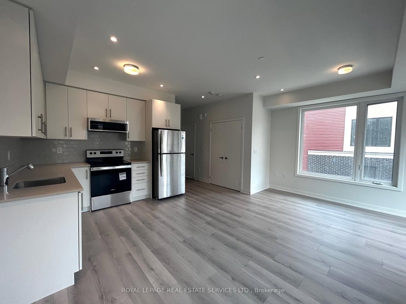 3405 Ridgeway Drive E, Unit 18 - Image 1