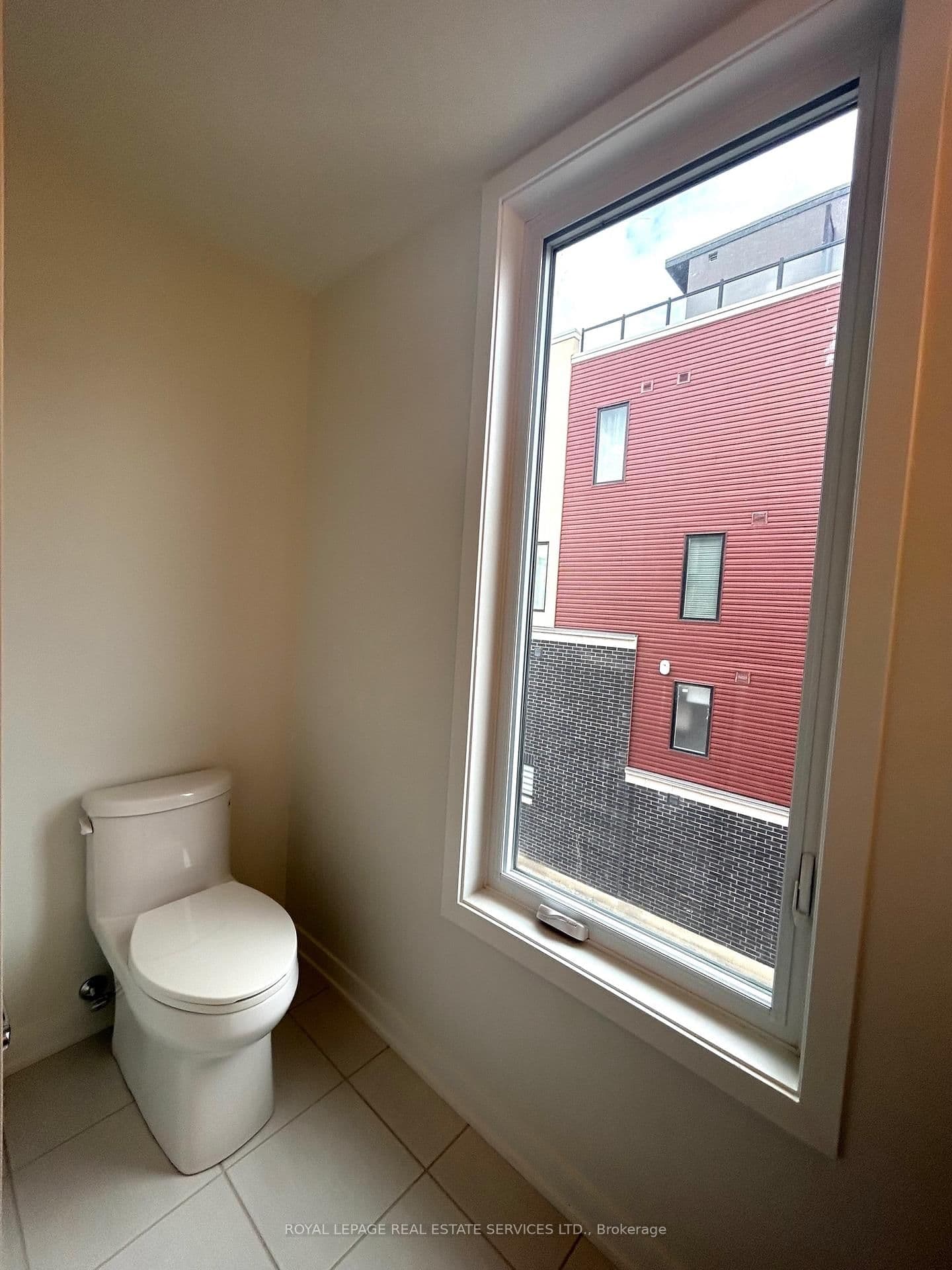 3405 Ridgeway Drive E, Unit 18 thumbnail 10