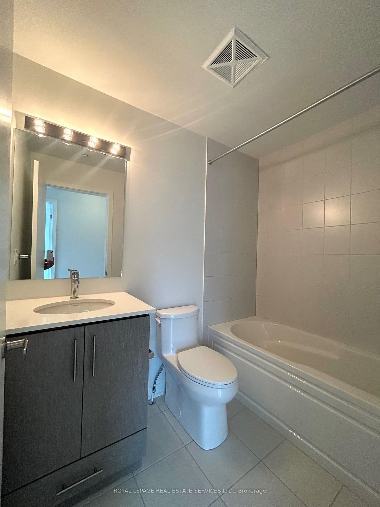 3405 Ridgeway Drive E, Unit 18 thumbnail 23