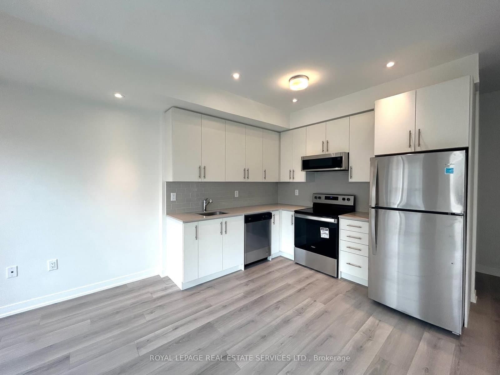 3405 Ridgeway Drive E, Unit 18 thumbnail 7