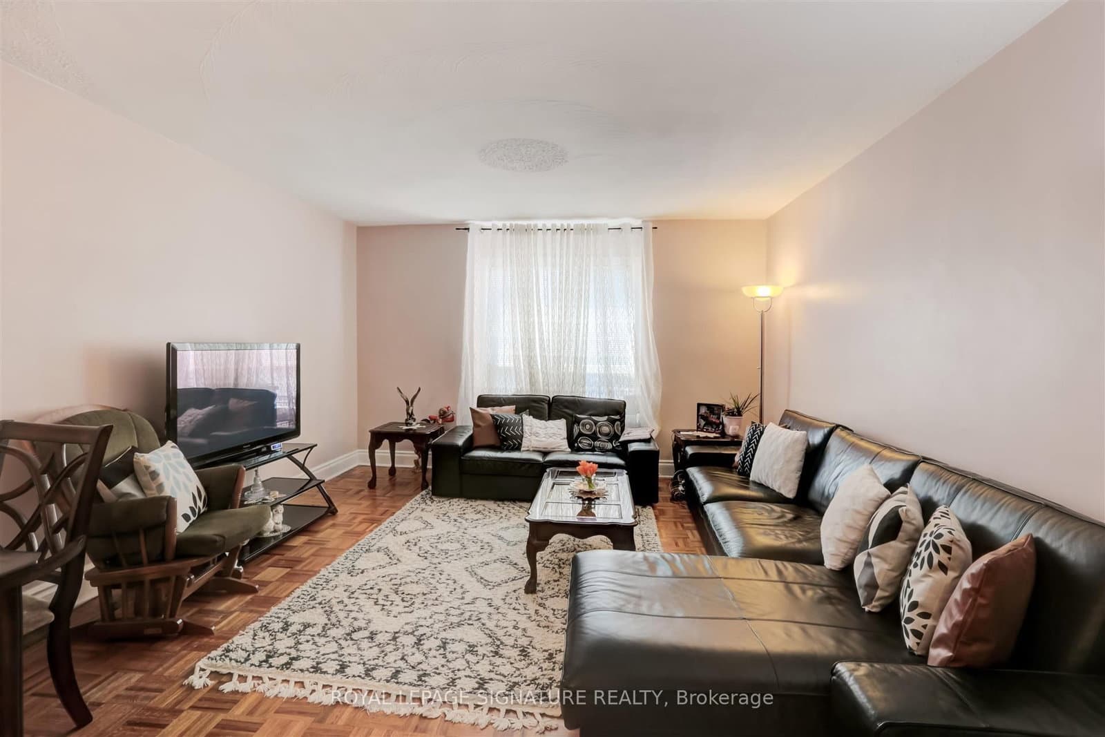 3142 Dundas Street W thumbnail 3