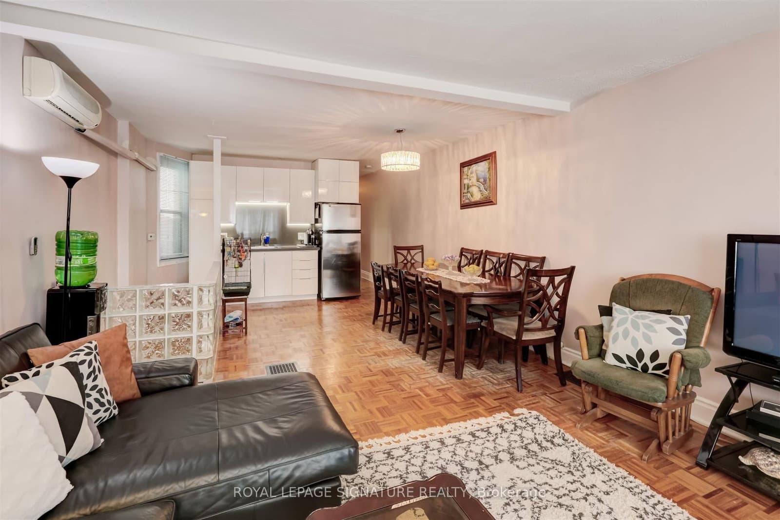 3142 Dundas Street W thumbnail 4