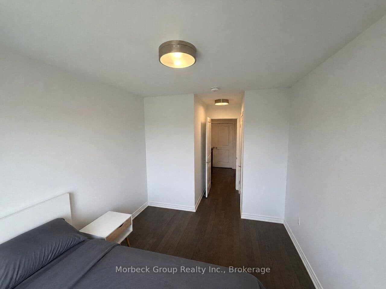 3042 Merrick Road thumbnail 13