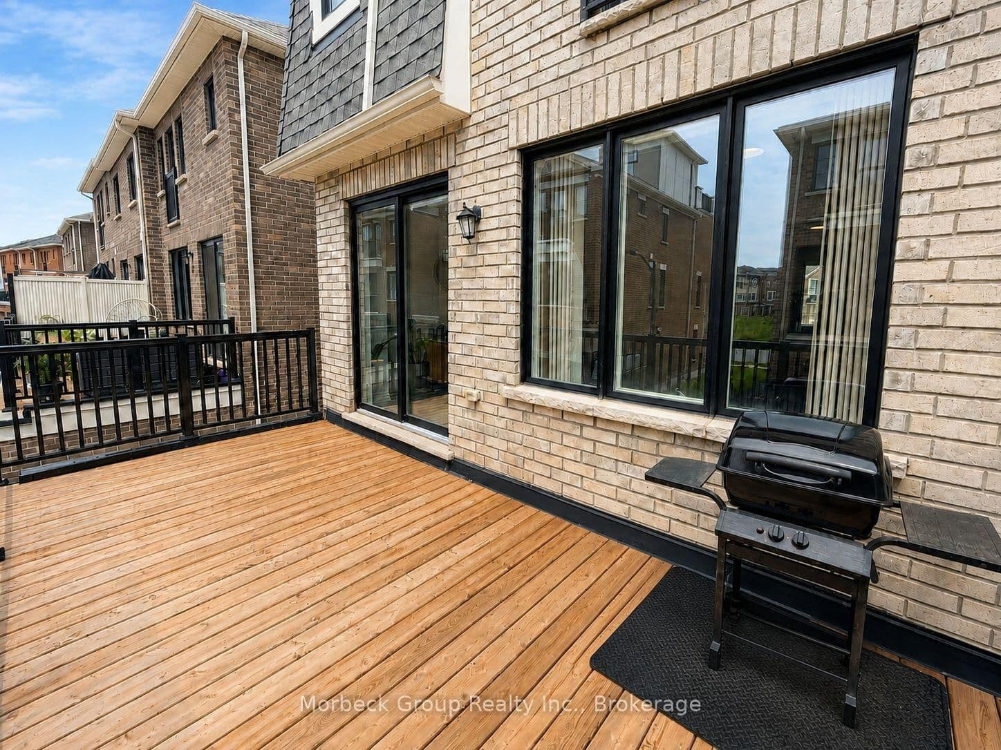 3042 Merrick Road thumbnail 17