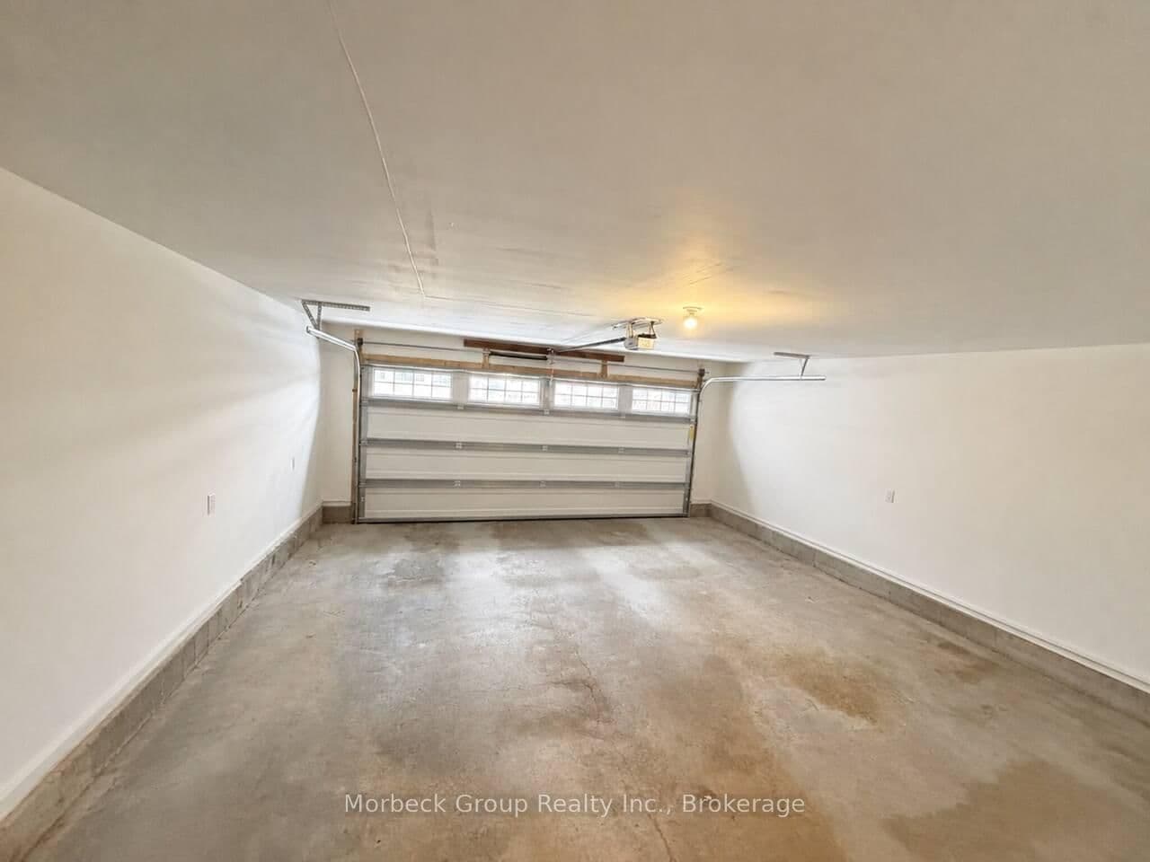 3042 Merrick Road thumbnail 18