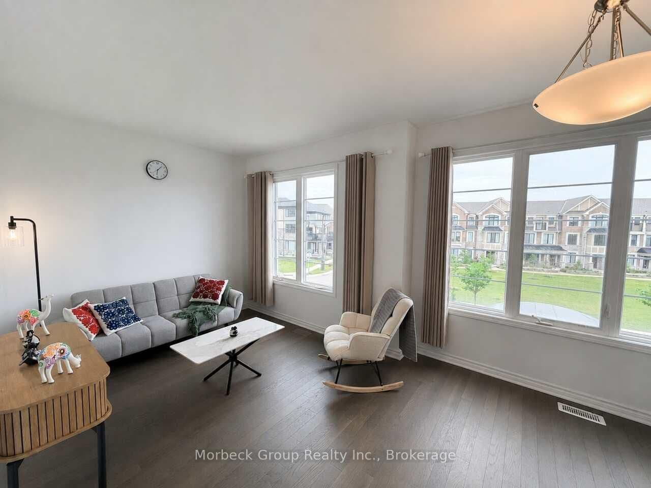 3042 Merrick Road thumbnail 6