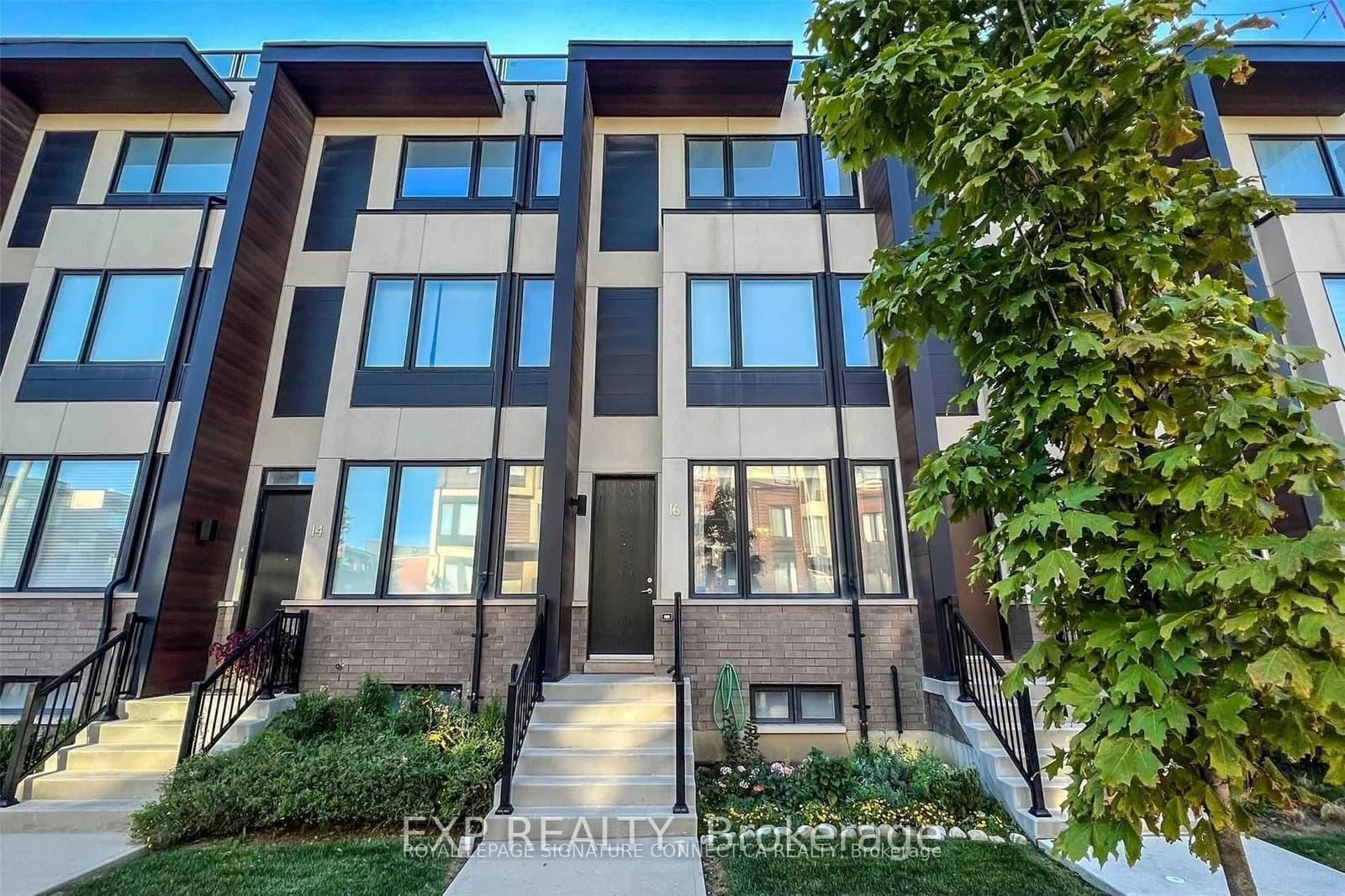 16 Caroline Carpenter Grove - Image 1