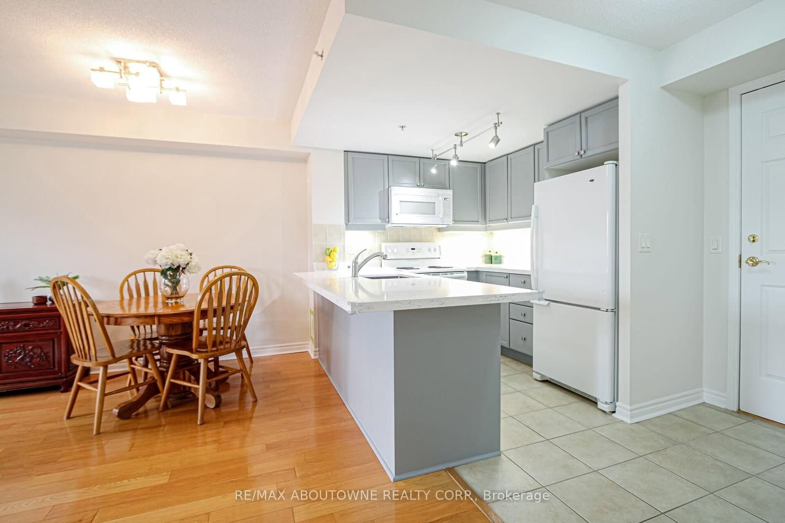 350 Princess Royal Drive, Unit 1002 thumbnail 11