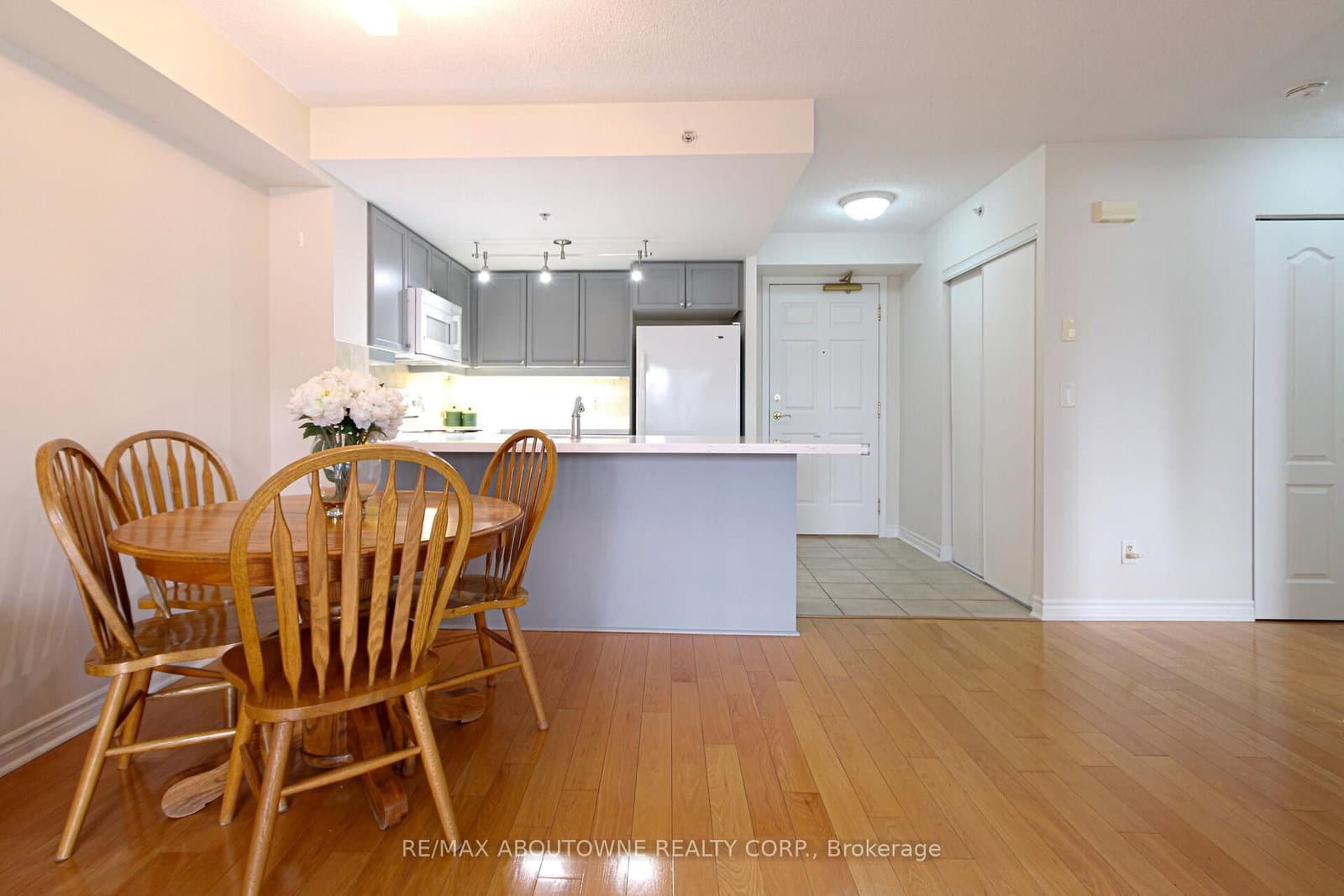350 Princess Royal Drive, Unit 1002 thumbnail 12