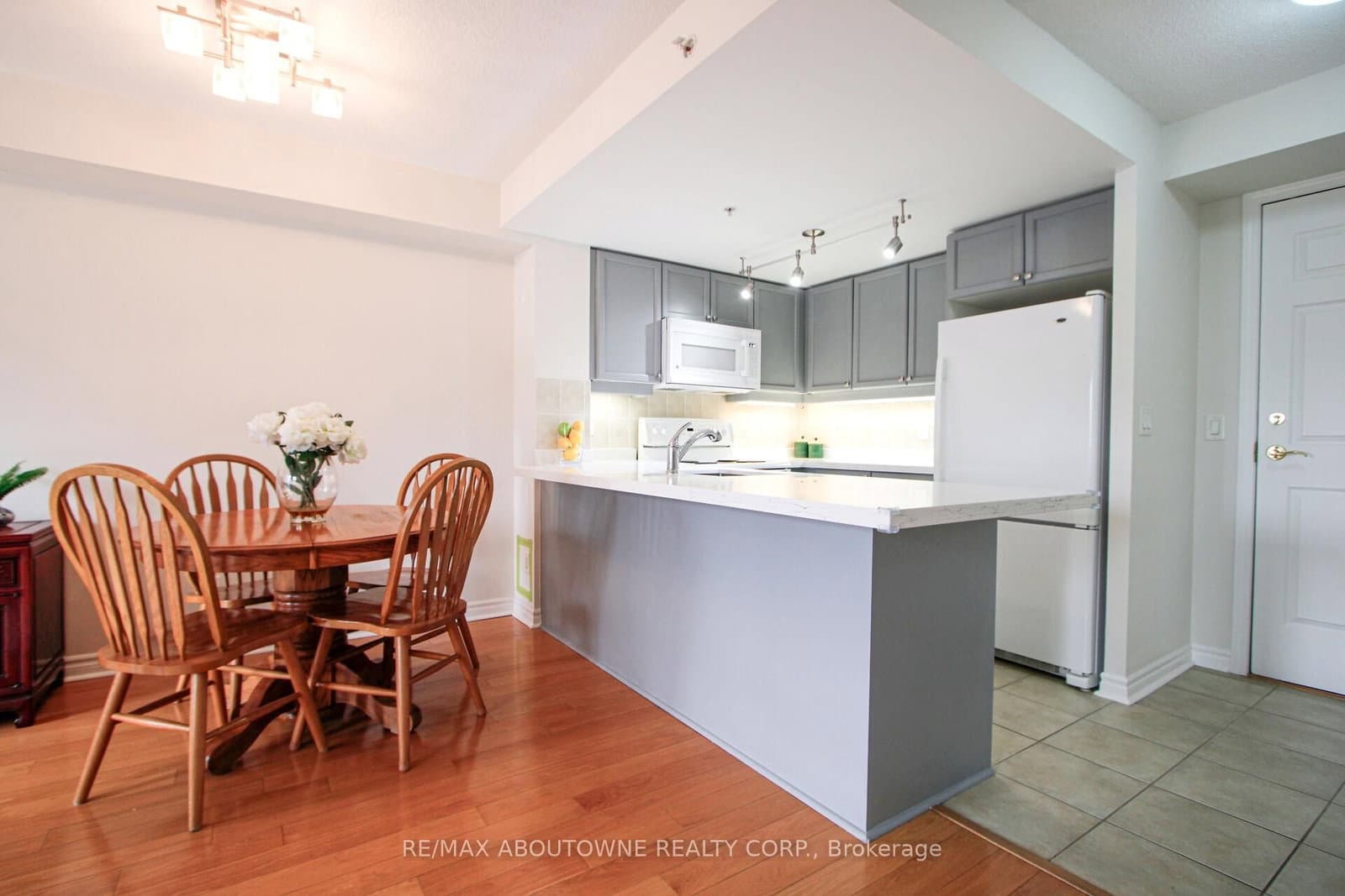 350 Princess Royal Drive, Unit 1002 thumbnail 16
