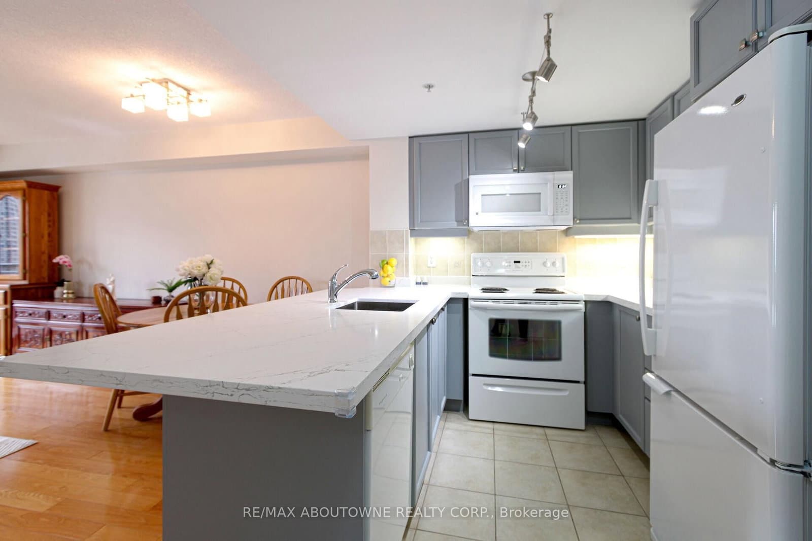 350 Princess Royal Drive, Unit 1002 thumbnail 17