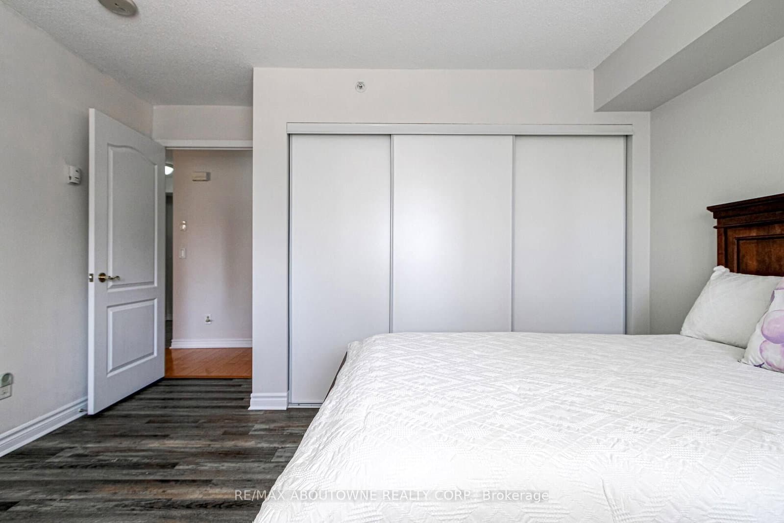 350 Princess Royal Drive, Unit 1002 thumbnail 20
