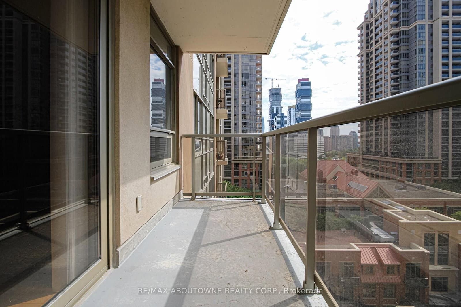 350 Princess Royal Drive, Unit 1002 thumbnail 23