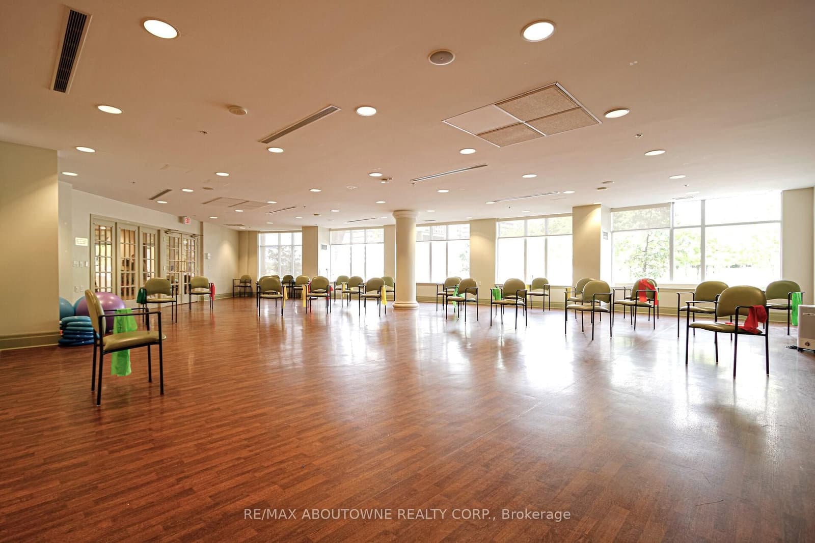 350 Princess Royal Drive, Unit 1002 thumbnail 28
