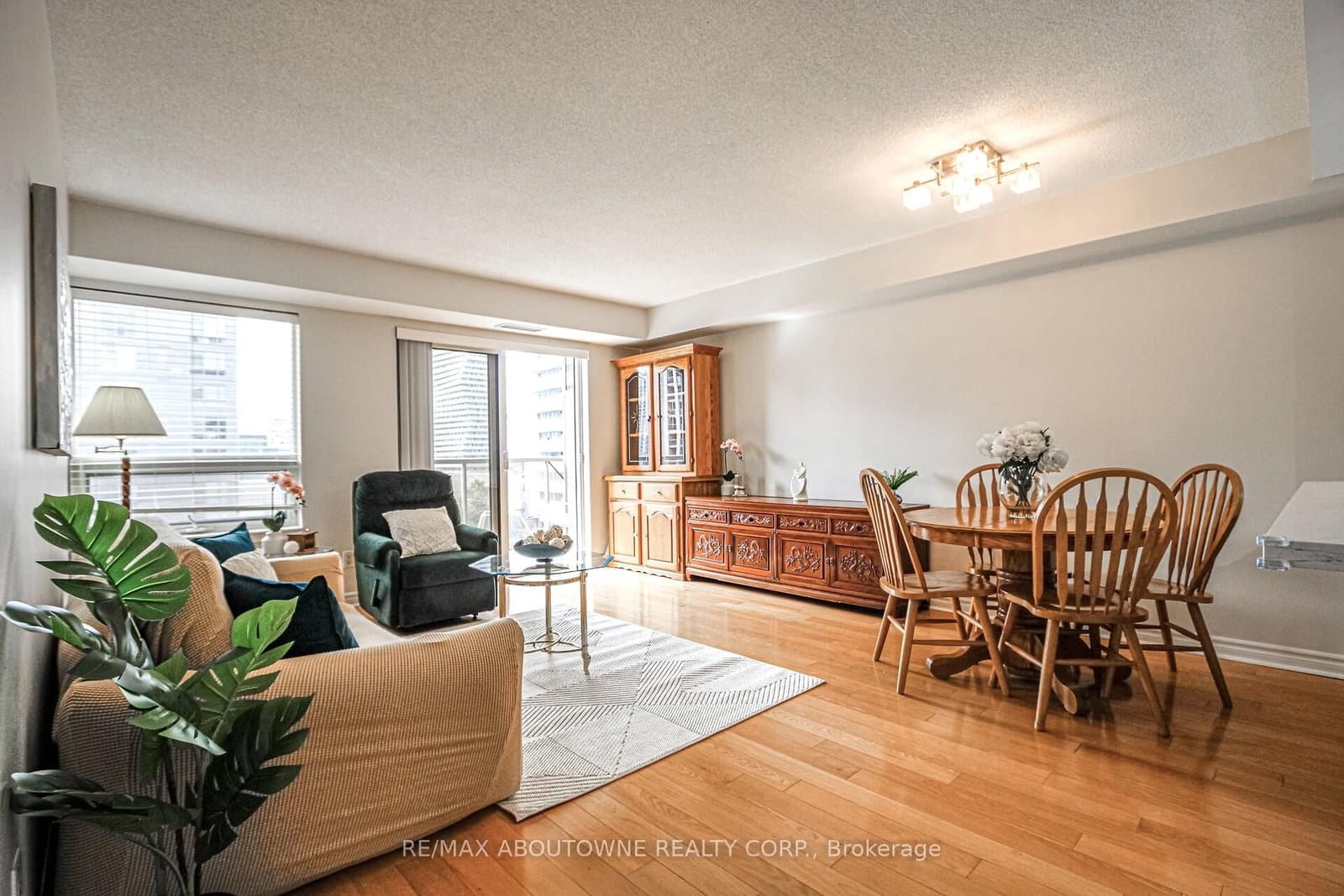 350 Princess Royal Drive, Unit 1002 thumbnail 5